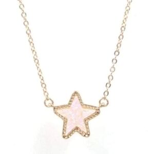 The Styled Collection Pale Pink Star Pendant Necklace